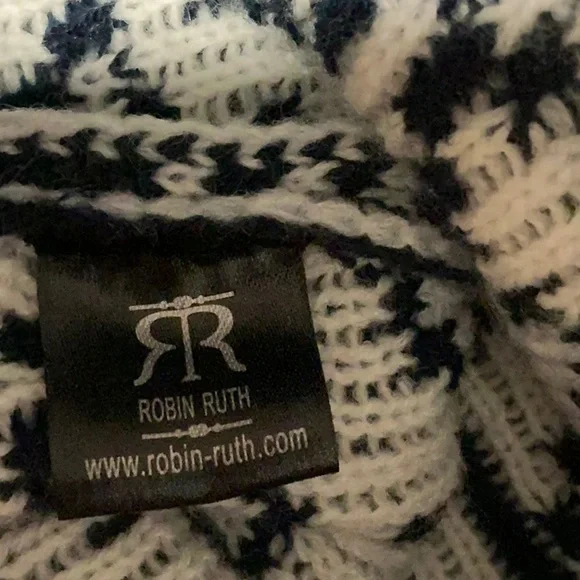 Robin Ruth BOSTON Red and Blue Knit Beanie - Picture 5 of 5